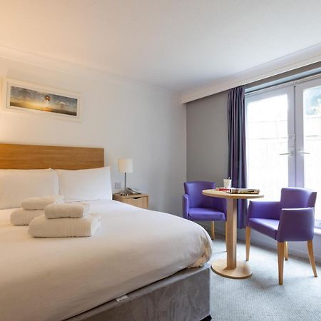 The Broadway Park Hotel Sandown Bagian luar foto